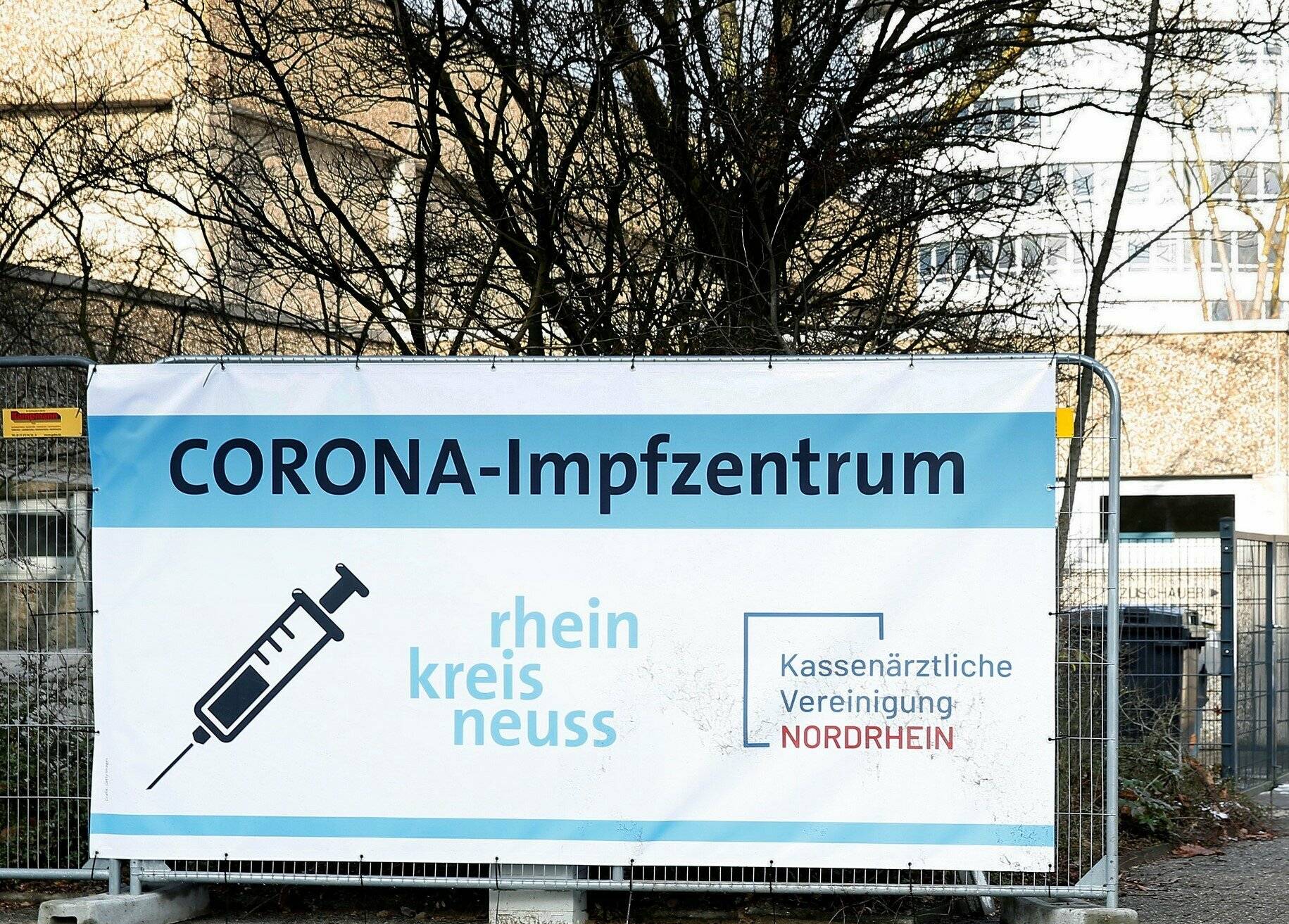  Das Impfzentrum in der Hammfeldhalle des Berufskollegs für Technik und Informatik des Kreises in Neuss soll ab dem 9. Dezember wieder öffnen.  