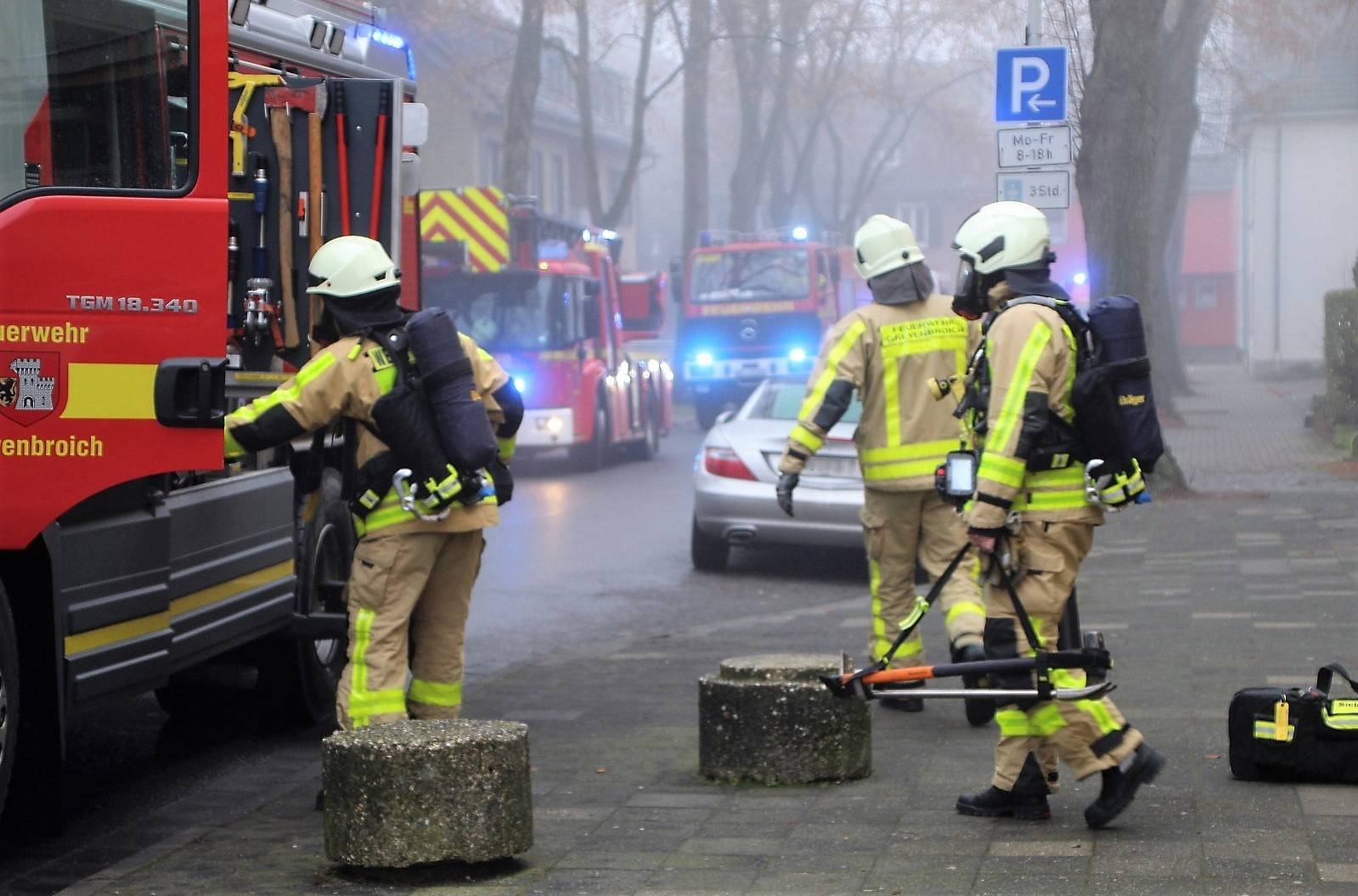 Feuerwehr-Einsatz am Erasmus-Gymnasium.&#x21e5;Fotos: Gluch/FW GV.