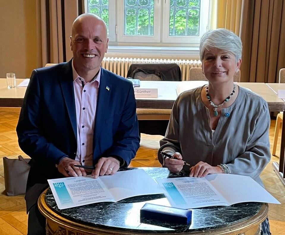 Bürgermeister Klaus Krützen und Regierungspräsidentin Birgitta