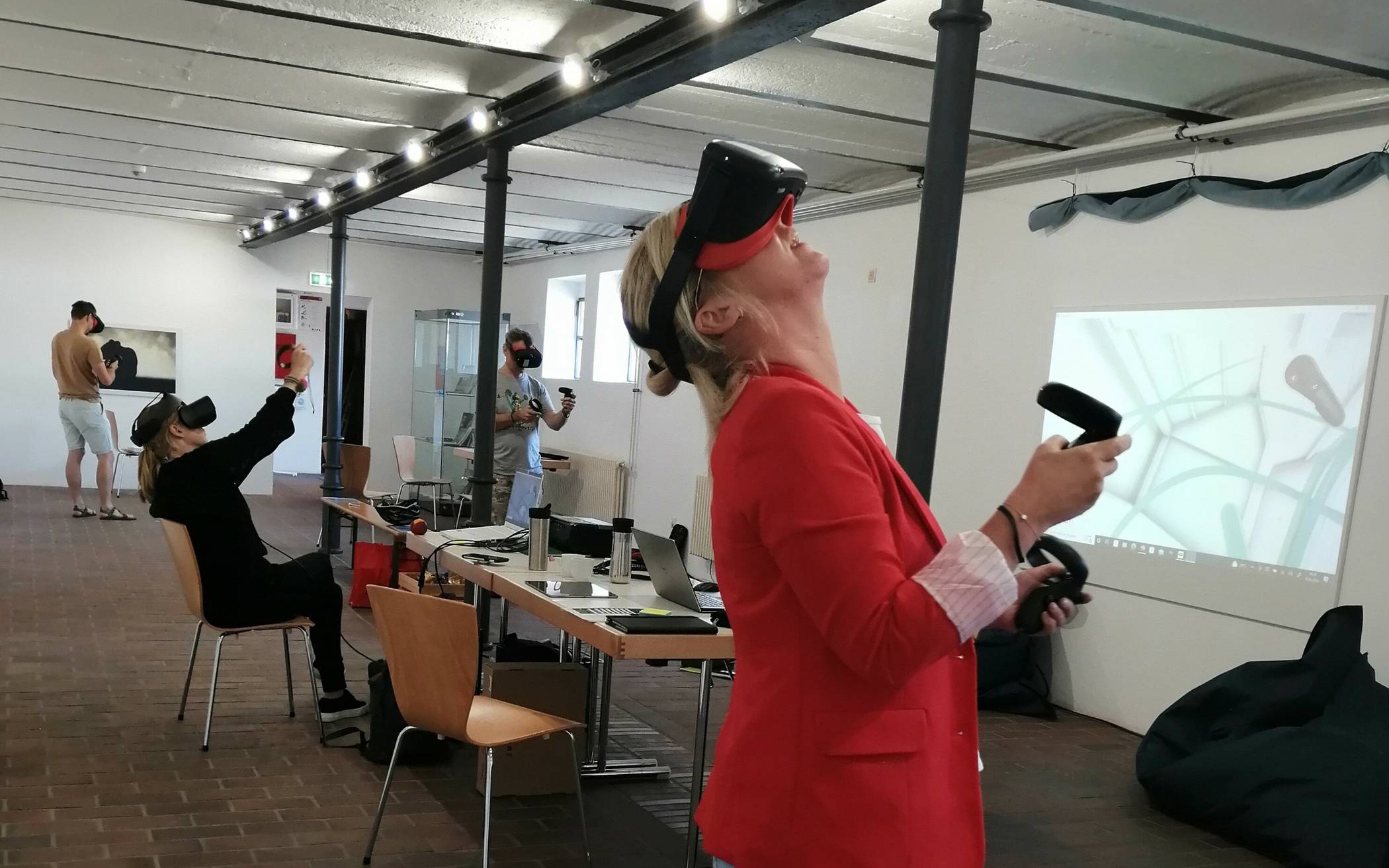 Die Ergebnisse eines VR-Workshops sind demnächst im Außenbereich des Kreiskulturzentrums Sinsteden zu sehen. 