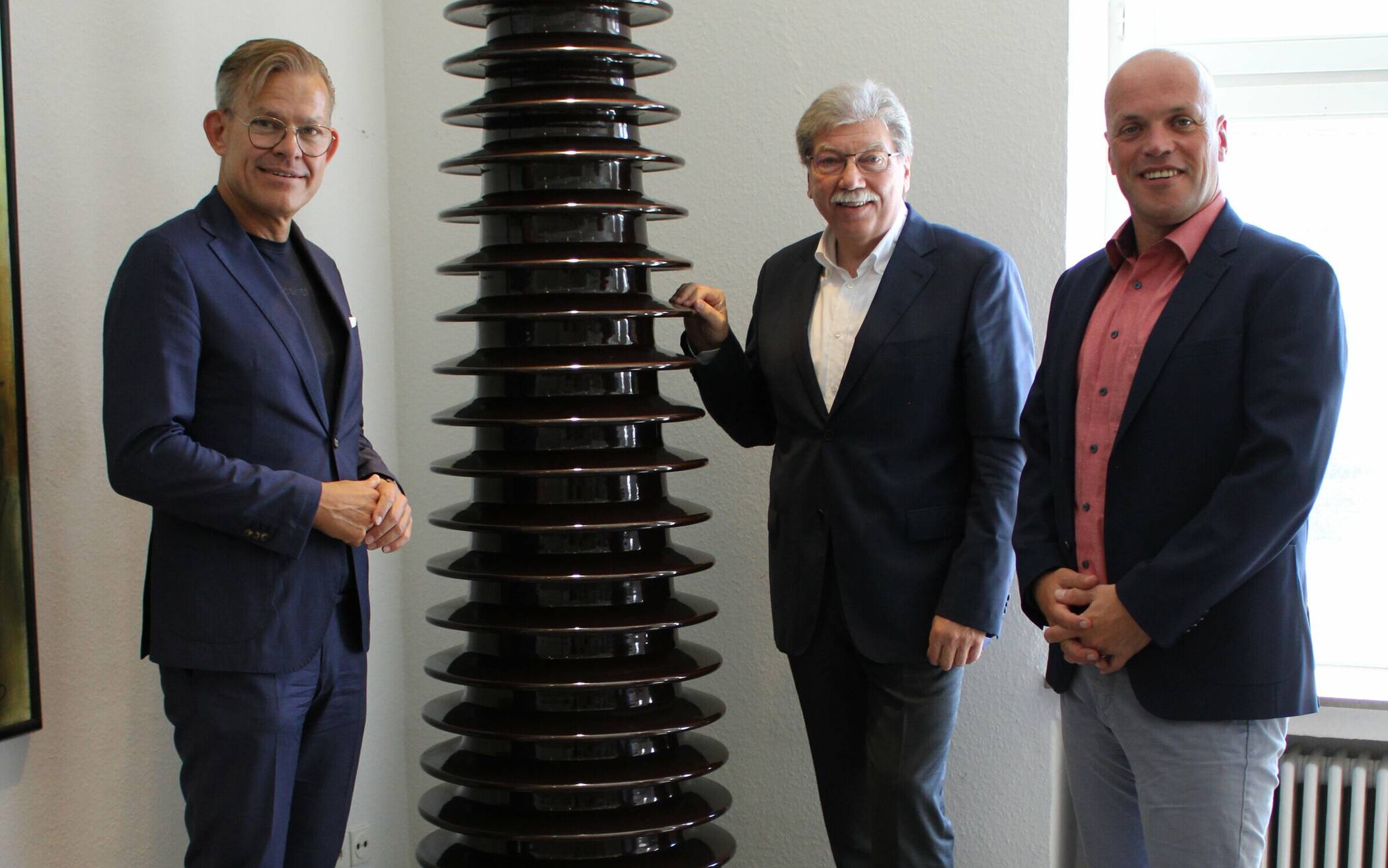  Von links: Frank Kindervatter, Vorstandsvorsitzender der NEW-Gruppe, Wilfried Wißdorf, SEG Geschäftsführer, und Bürgermeister Klaus Krützen sind sich einig: Die Integration von GWG in NEW war der richtige Schritt.   