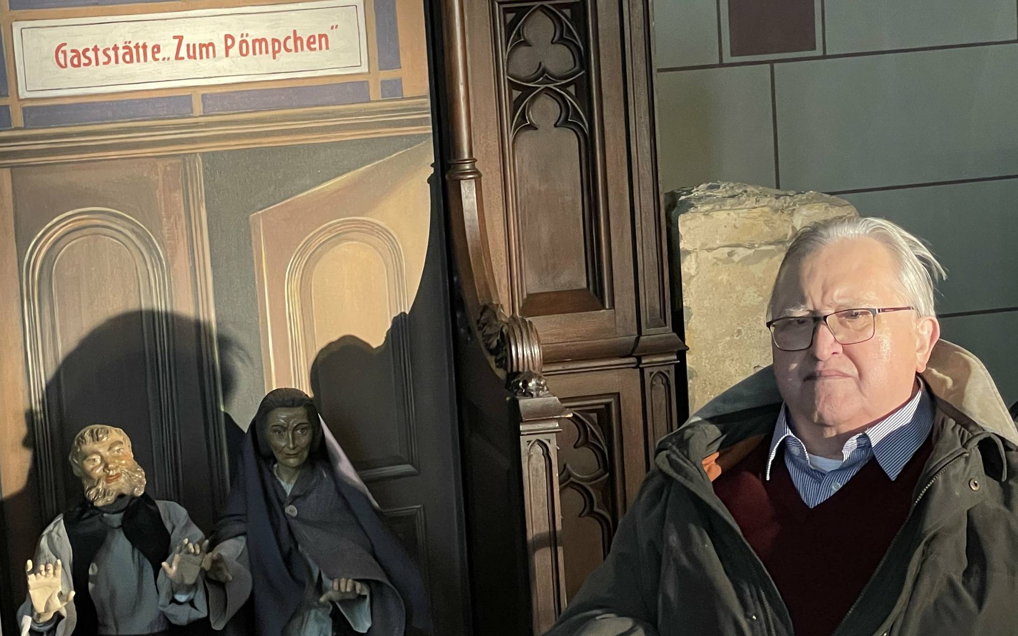 Heinz Wirtz schaute persönlich vorbei, um sich das Denkmal für „Zum Pömpchen“ anzusehen.  