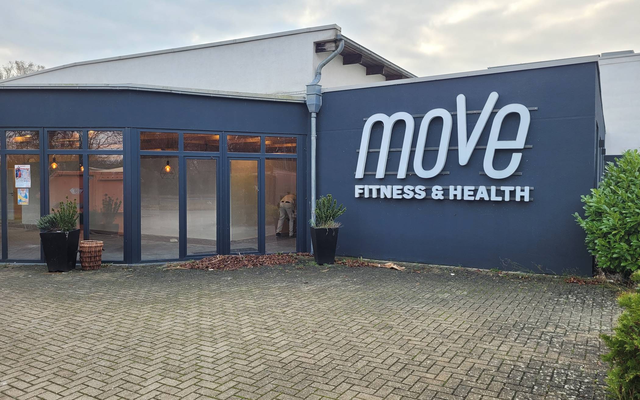 Ehemaliges Fitnessstudio "Move" ersetzt die Bürgerhalle Königshoven als Flüchtlingsunterkunft.