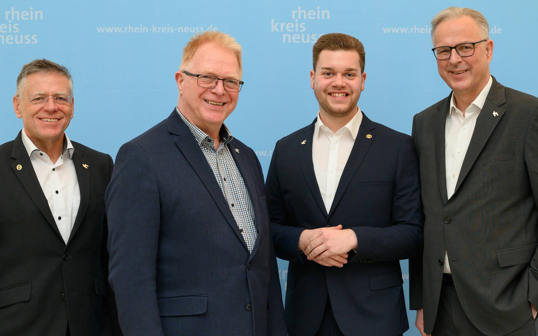 Landrat Hans-Jürgen Petrauschke, Thomas Schütz, Lars Witte und Kreisdirektor Dirk Brügge (von links).