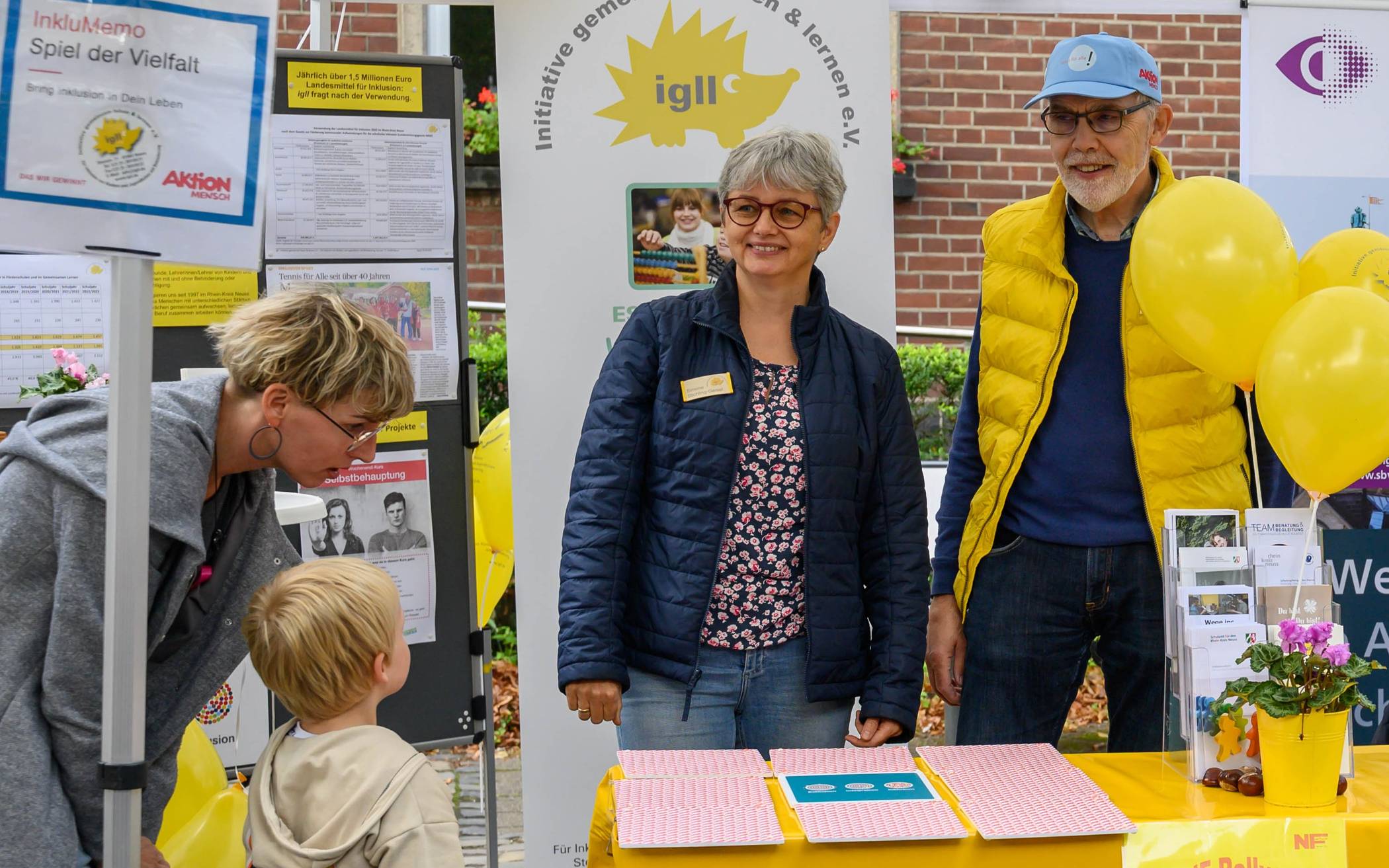  Wie hier beim Selbsthilfetag 2023 in Dormagen präsentieren zahlreiche Selbsthilfegruppen am 28. April in Grevenbroich ihr Angebot für die Betroffenen. 