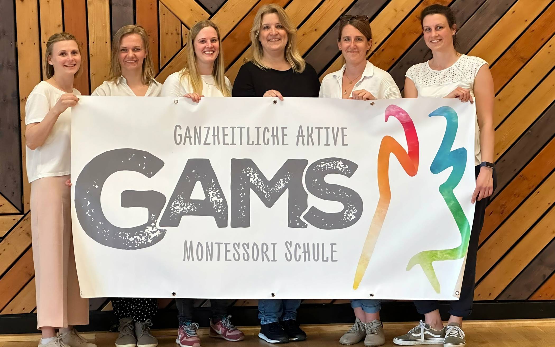  Das Team der „Gams“ – Ganzheitlich Aktive Montessori Schule – hatte zum Frühlingsfest eingeladen.   