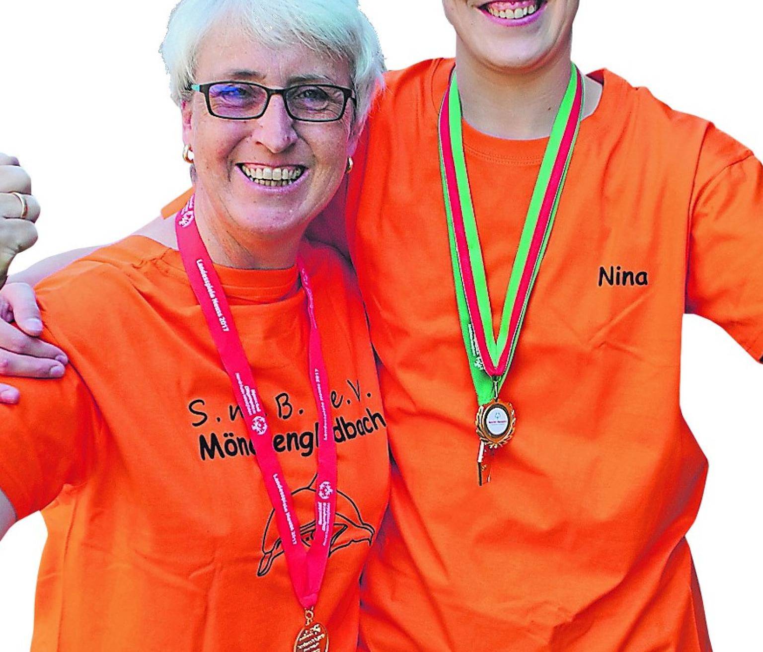  Petra und Nina Koster (links) sind bereit für die „Special Olympics“ in Kiel. 