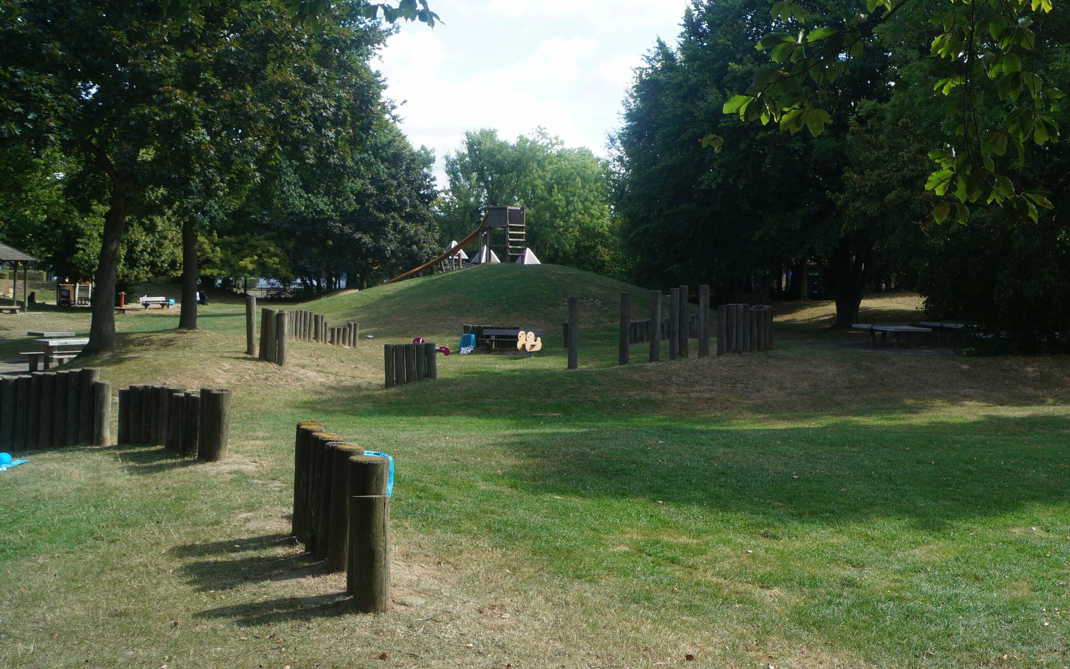  Der Spielplatz neben der Diedrich-Uhlhorn-Realschule ist immer noch das Prunkstück der Einrichtungen für Kids in der Gartenstadt. 