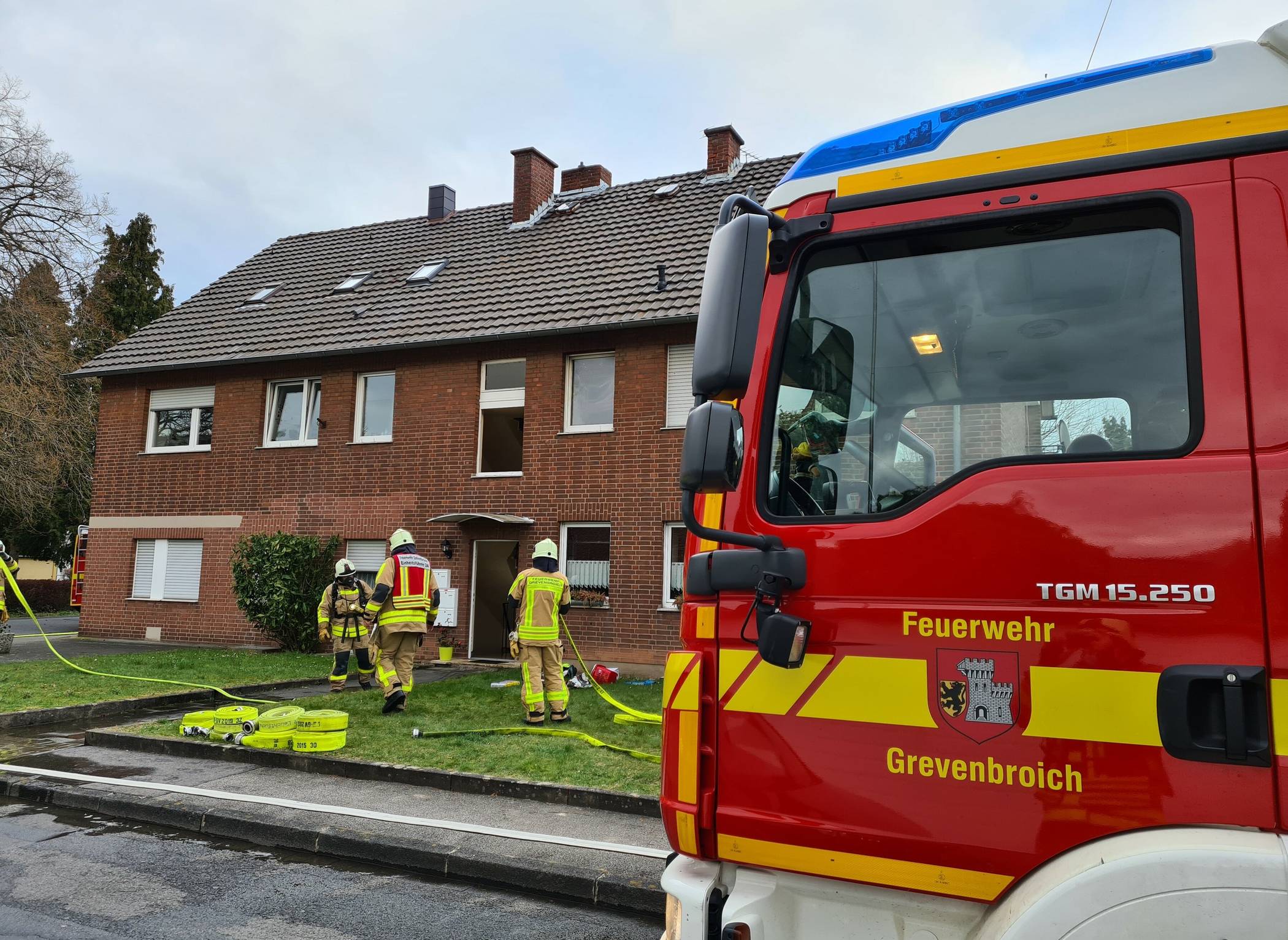  Die Feuerwehr wurde zeitgleich zu einem Wohnungsbrand in Allrath gerufen. 