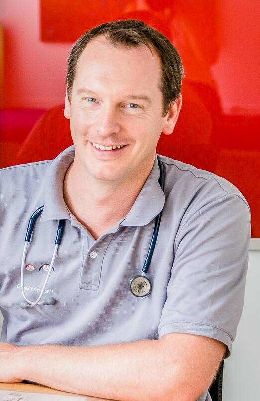  Kinderarzt Dr. Klaus Pierstorff. 