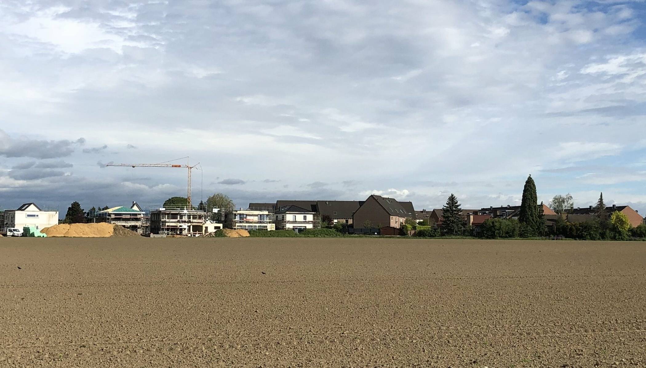 Blick über die Felder nach „An