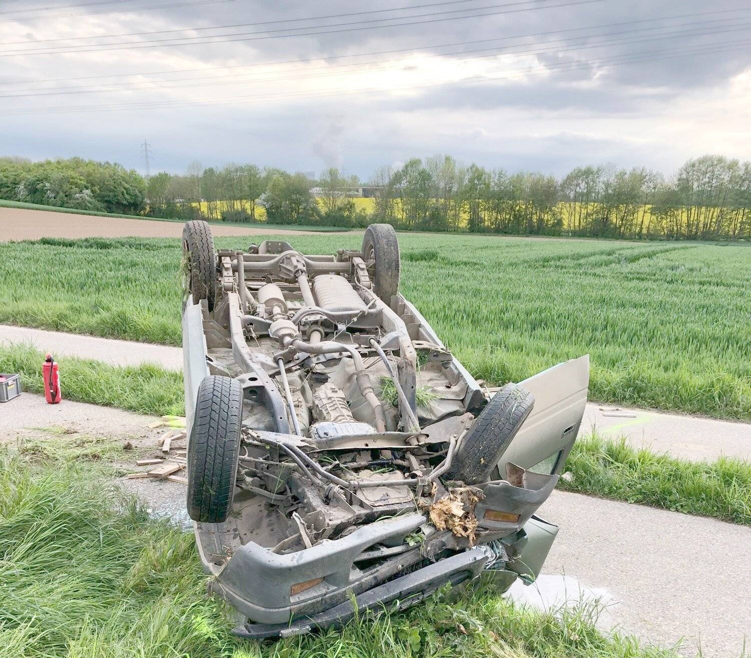 Pick-up überschlägt sich