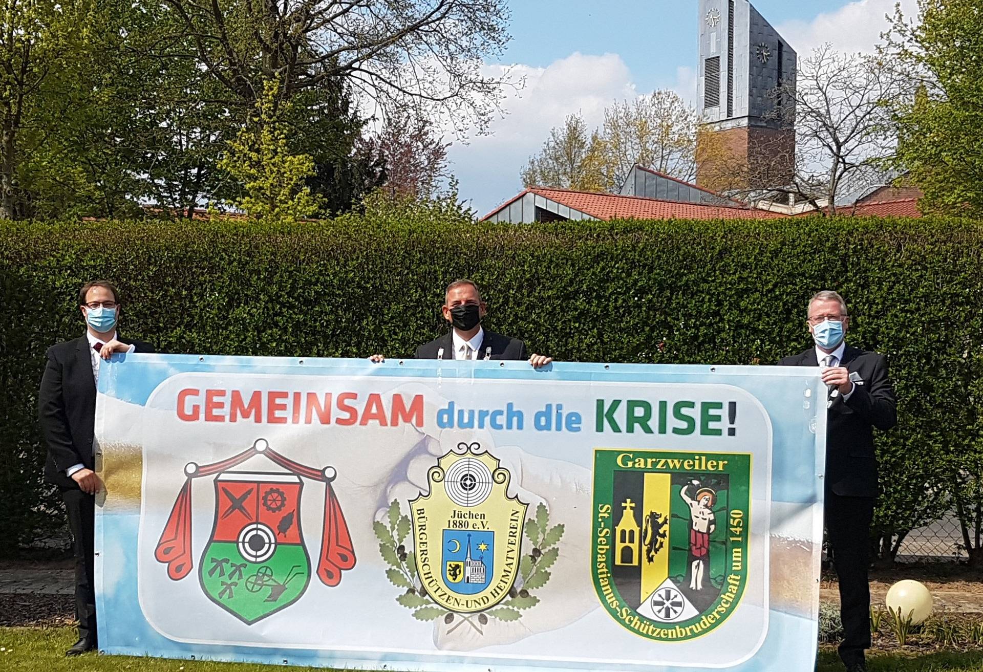  Präsident Benedikt Obst (Heimatverein Hochneukirch), Präsident Thomas Lindgens (Bürgerschützen- und Heimatverein Jüchen) und Brudermeister Hubert Bierewirtz (St. Sebastianus-Schützenbruderschaft Garzweiler) (v.l.n.r.).  