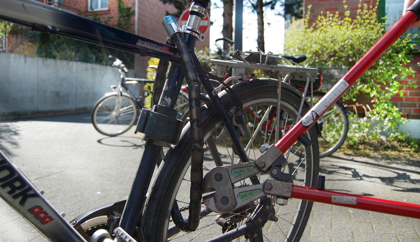 Symbolbild der Polizei: Fahrrad wird mit