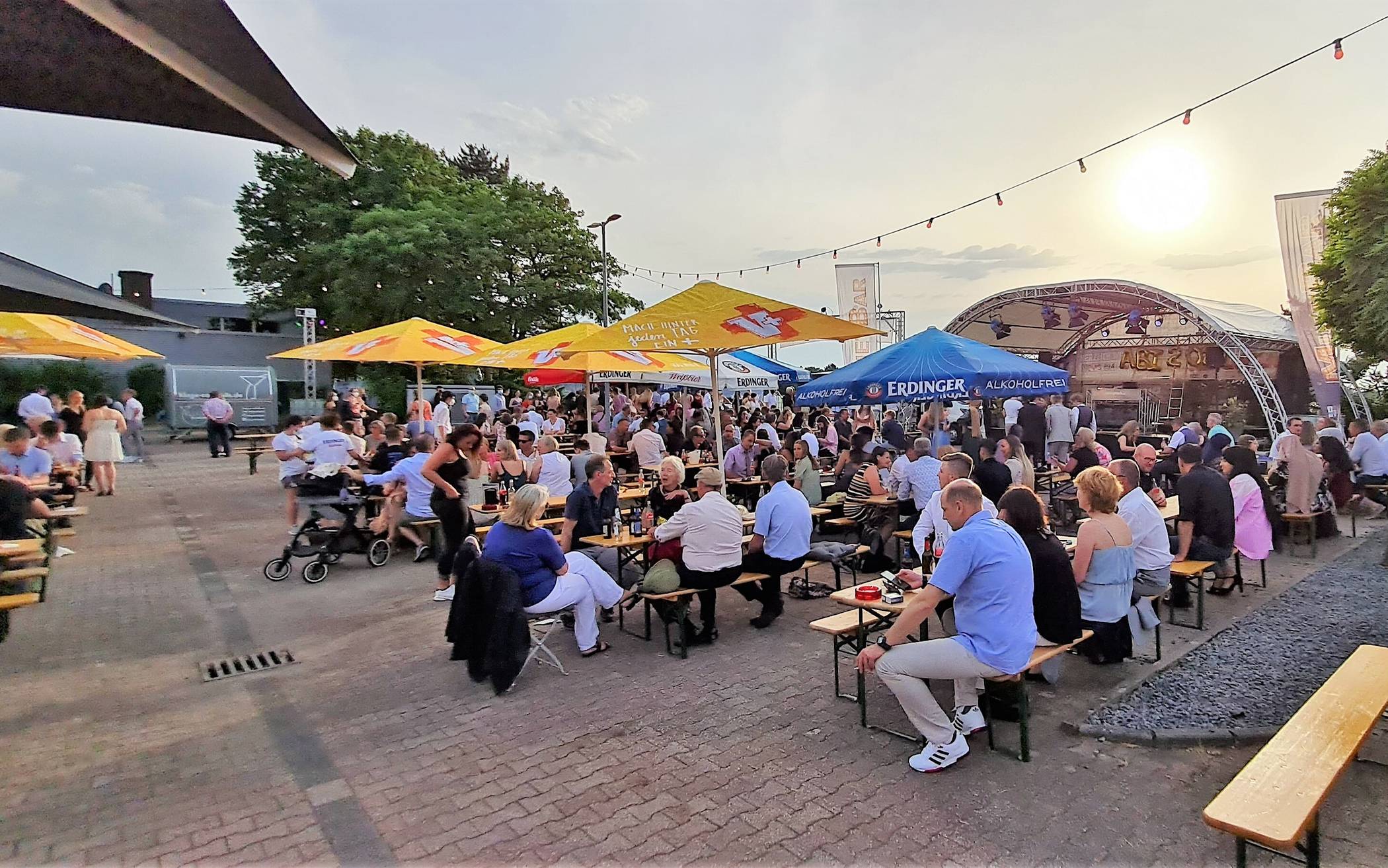  Der Probelauf ist geglückt. Am Donnerstag kann der „Sommerbier-Garten“ im Industriegebiet-Ost an den Start gehen. 