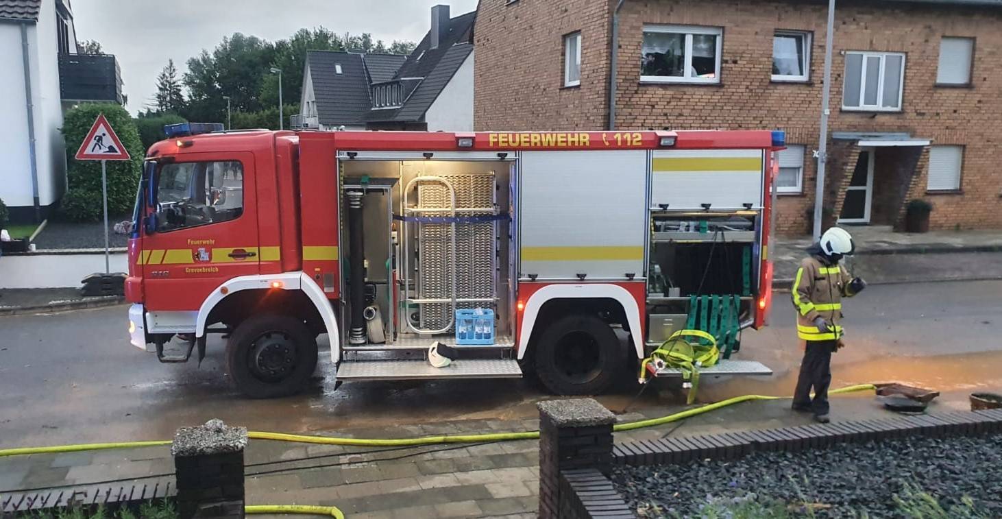  Die Feuerwehr war wieder einmal im Sturzregen-Einsatz. 
