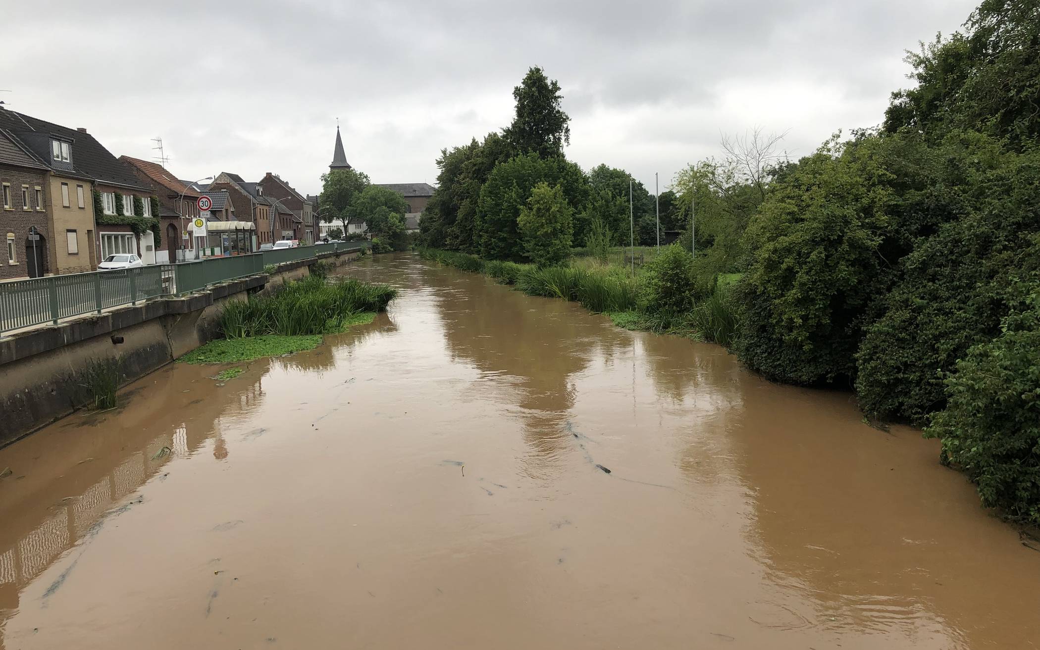 Die Erft am Freitag in Wevelinghoven.&#x21e5;Foto: