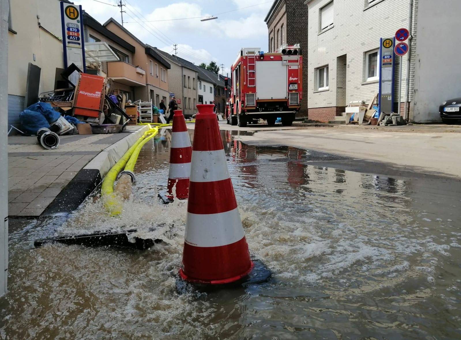 Rettungsteams unterstützten in Katastrophengebieten