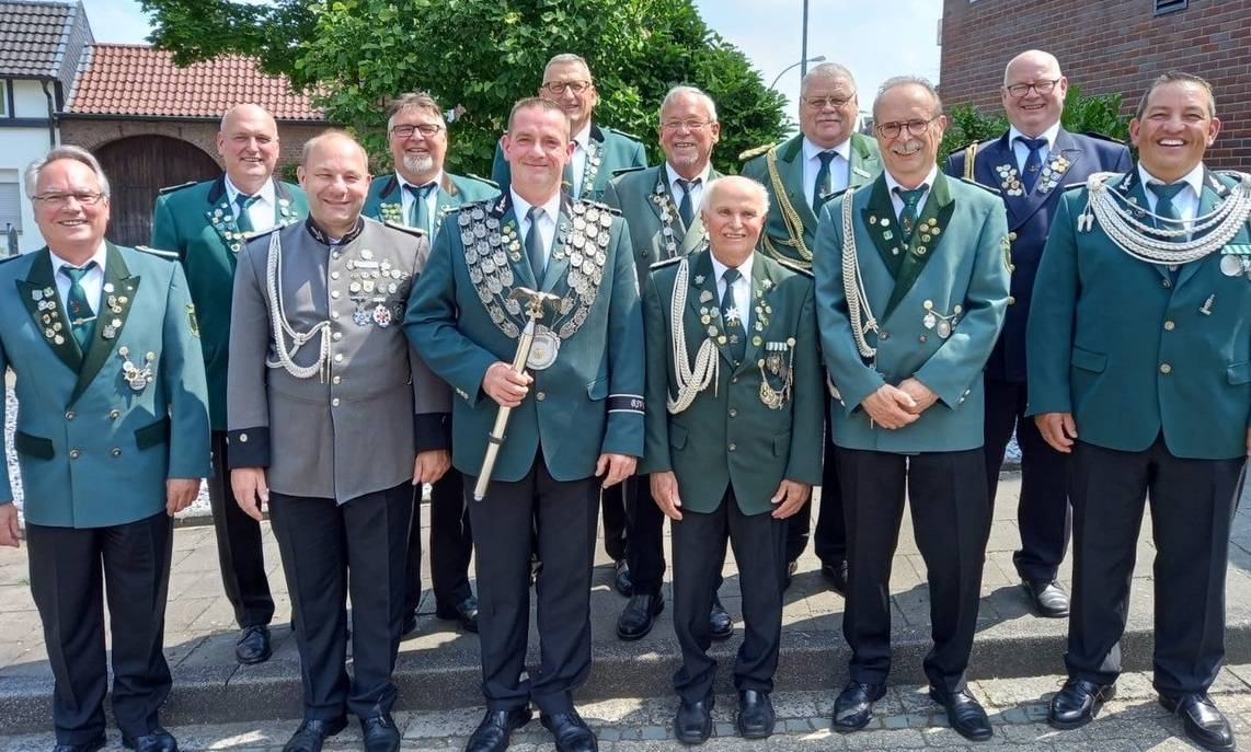 Vorstand und Jubilare freuen sich auf