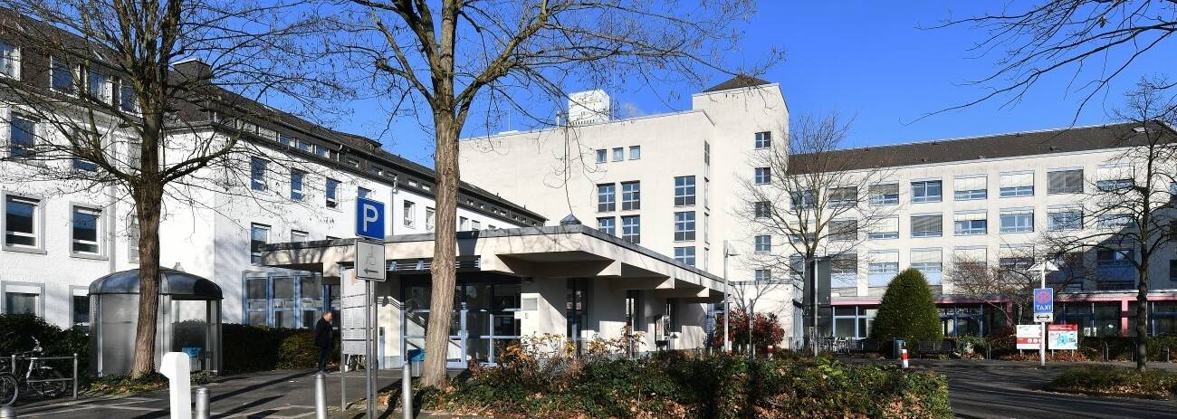 Vor dem „St. Elisabeth“-Krankenhaus soll es