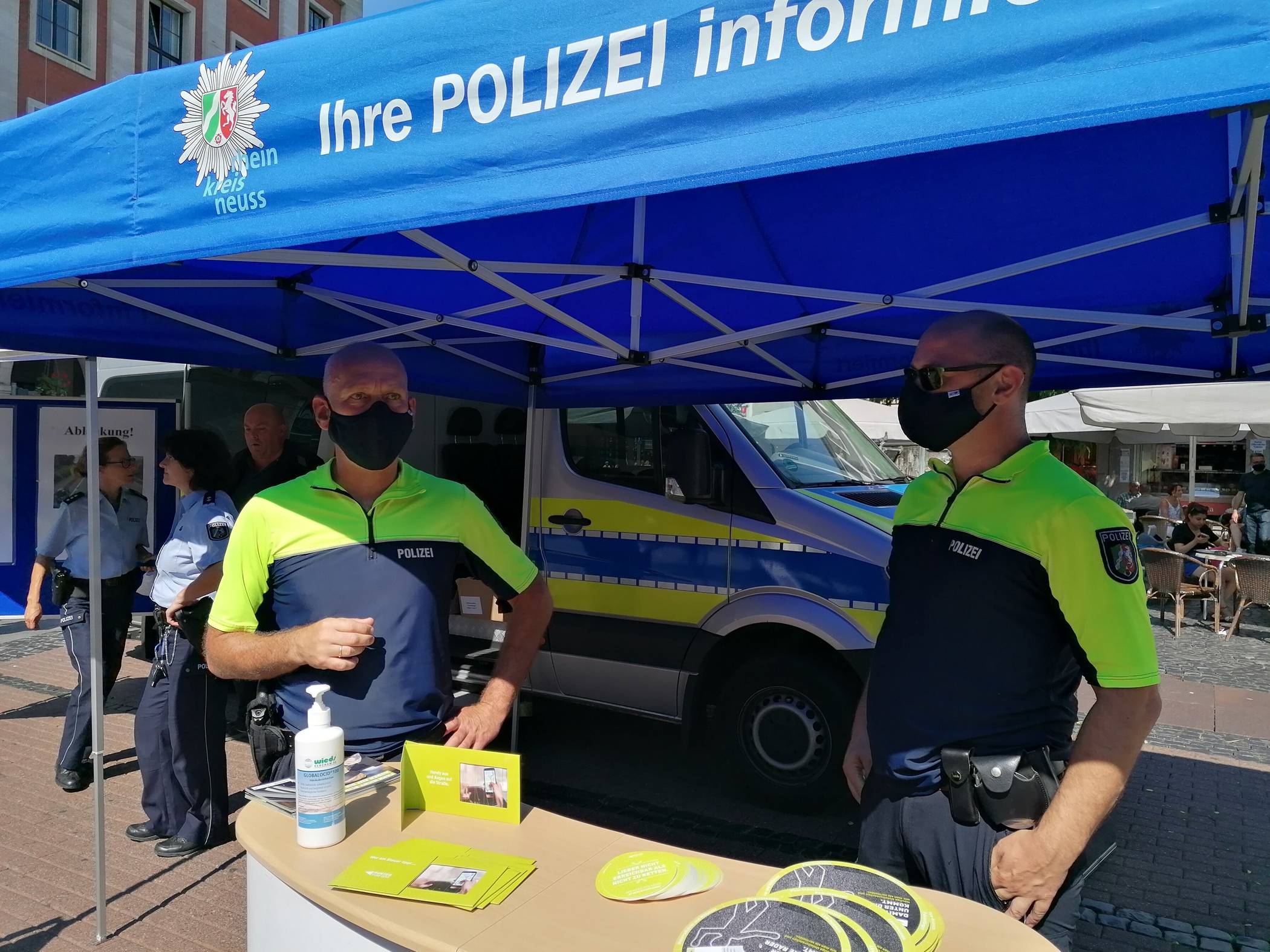  Die Polizeibeamten der Verkehrssicherheitsberater sind Donnerstag am Markt zu treffen 