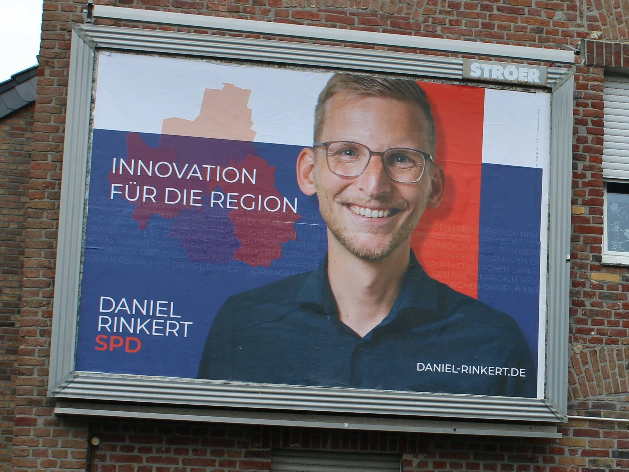  Daniel Rinkert erzählt gerne, dass sein Studium beinahe schon zu Ende gewesen wäre, bevor er es überhaupt begonnen hatte: Just in diesem Jahr seien die Studiengebühren eingeführt worden. „Diese 500 Euro waren eine Riesenherausforderung für meine Eltern“, erinnert er sich. Er selbst jobbte damals in einem Sportgeschäft und nahm letzendlich bei der KfW einen Studienkredit auf. 