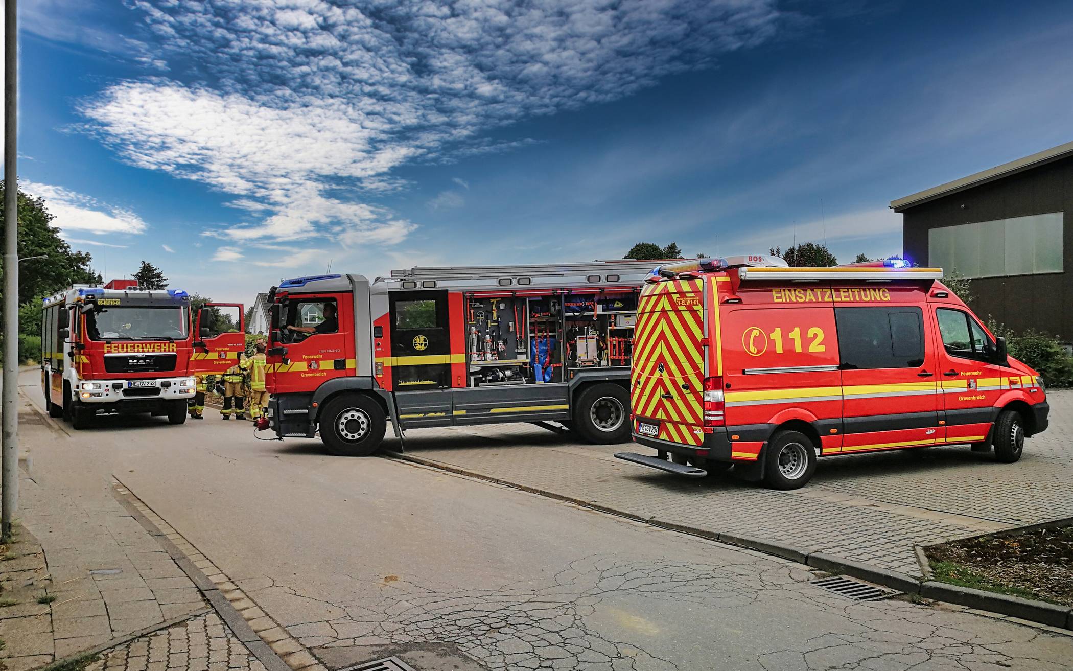 Die Einsatzkräfte der Grevenbroicher Feuerwehr retteten