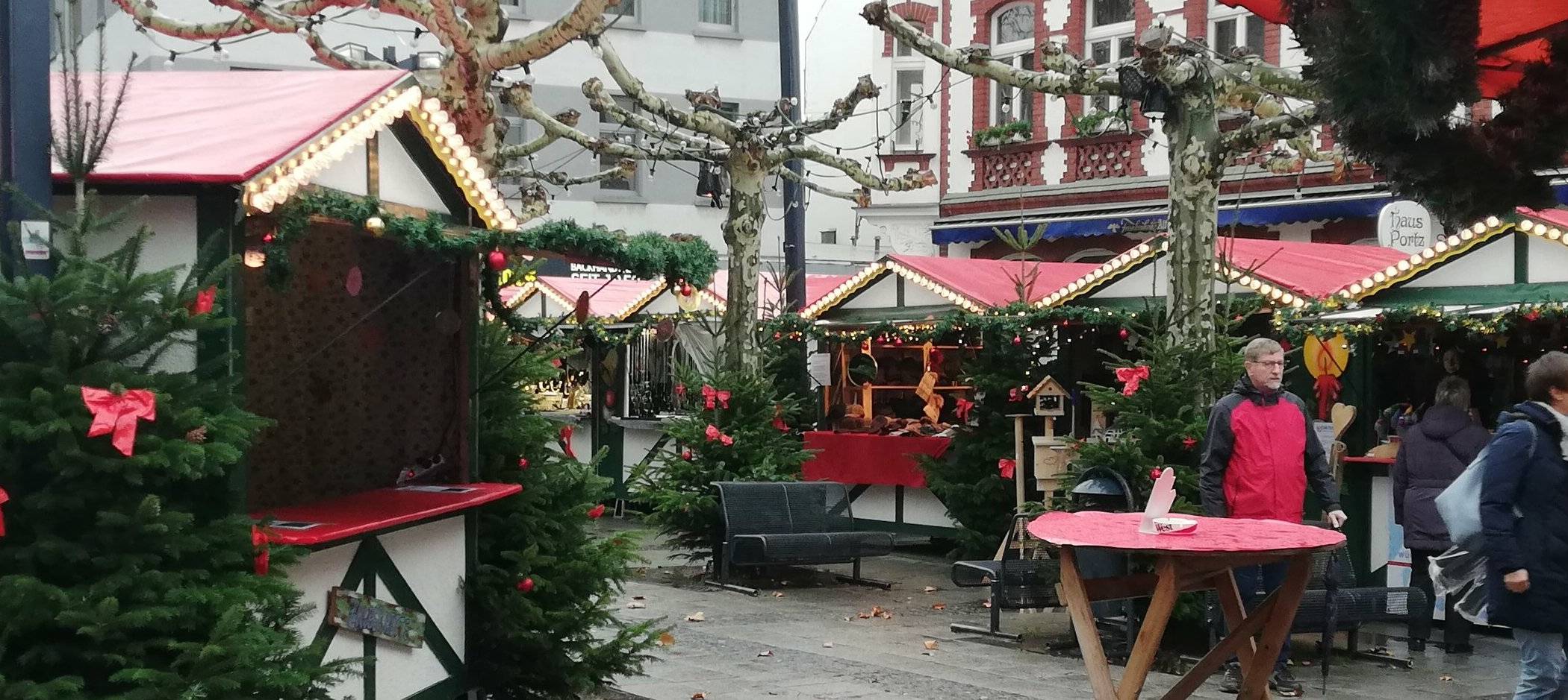  So wie im vergangenen Jahr soll auch in diesem Advent wieder die Fußgängerzone mit Tannenbäumen geschmückt werden. Der Werbering will Norbert Lupp (Weihnachtsmarkt) einbinden. 
