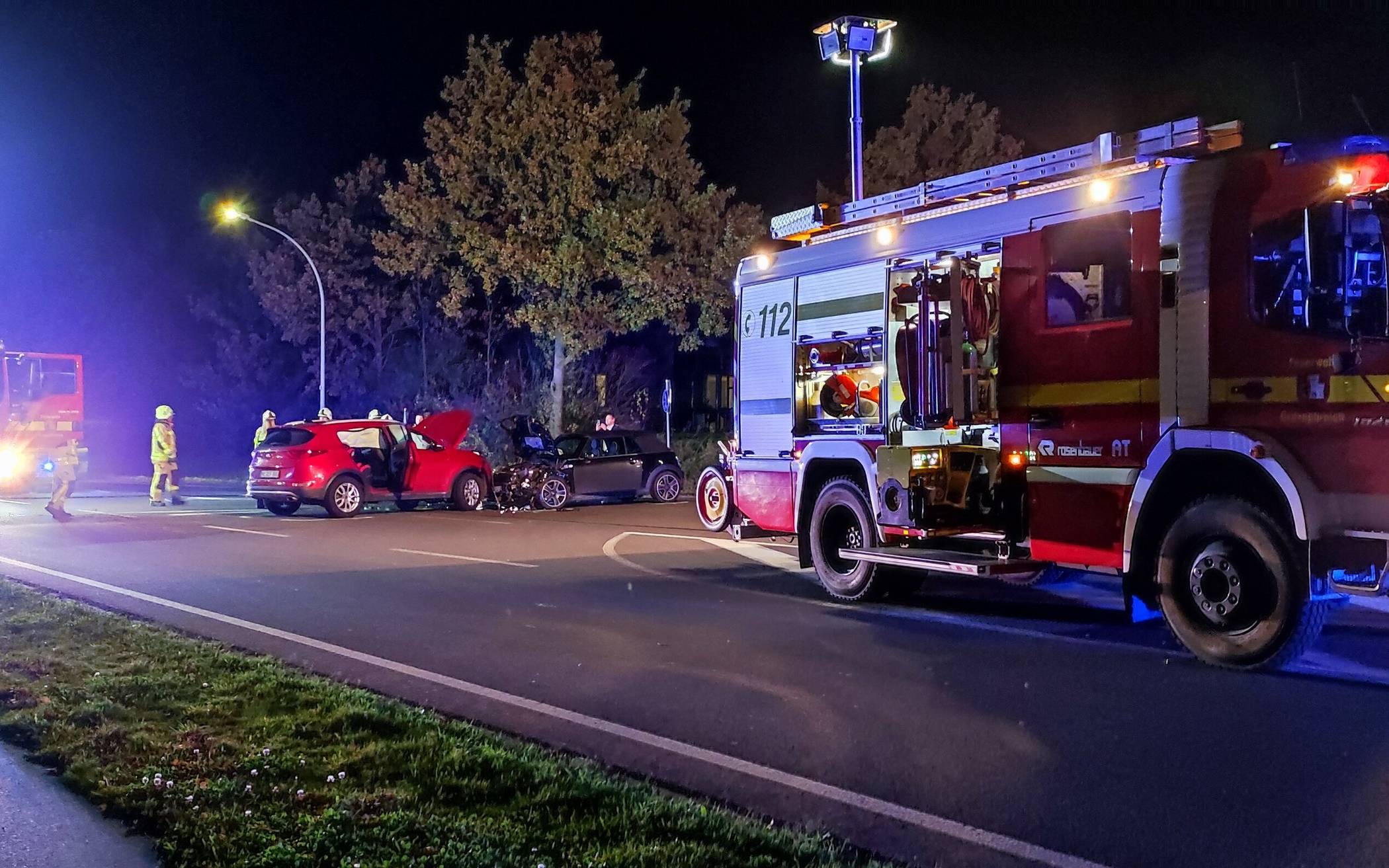 Vier Verletzte nach Verkehrsunfall auf Landstraße bei Wevelinghoven