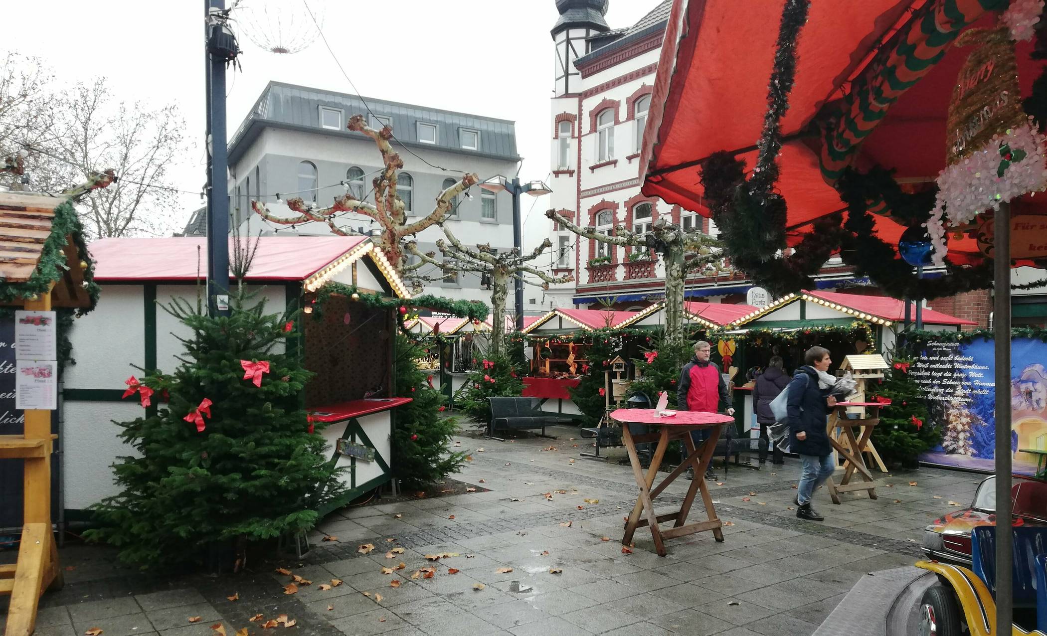  Dieses Jahr muss der Weihnachtsmarkt eingezäunt werden. 