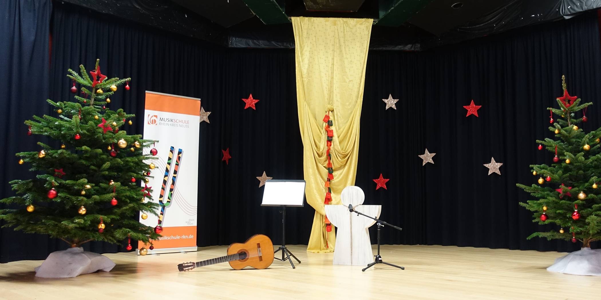  Die Musikschule Rhein-Kreis Neuss stimmt mit einem digitalen klingenden Adventskalender zur Einstimmung auf Weihnachten ein. 