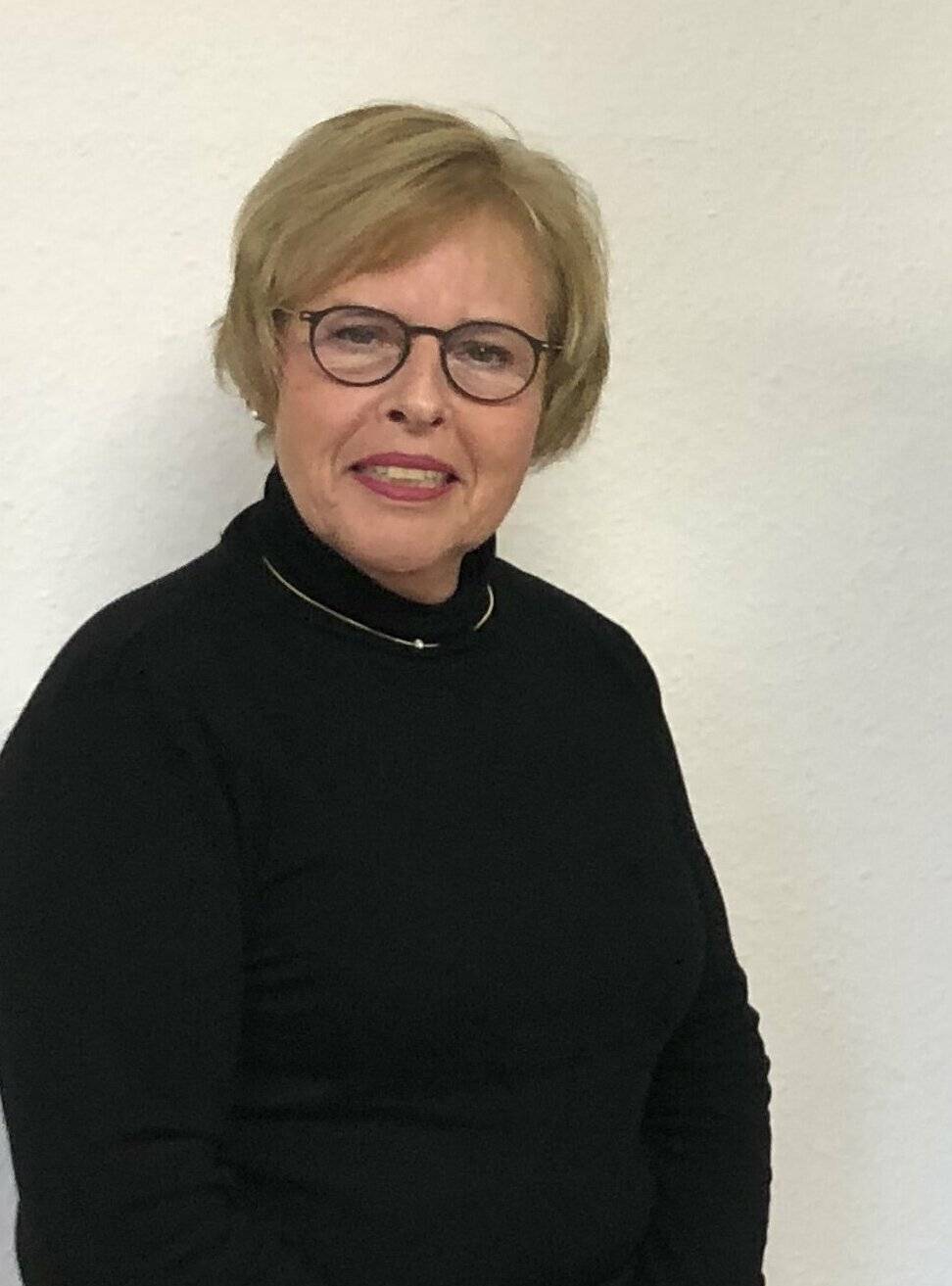  Birgit Burdag, die heimische SPD-Kandidatin bei der Landtagswahl im kommenden Mai, stammt aus Emsdetten, der Jute- und Makramee-Stadt im Münsterland. Ihr Vater war Kaufmann; sie war aber schon früh entschlossen, Lehrerin zu werden. Nicht zuletzt deshalb, weil sie einige ihrer Lehrer damals gar nicht so toll fand. 
  