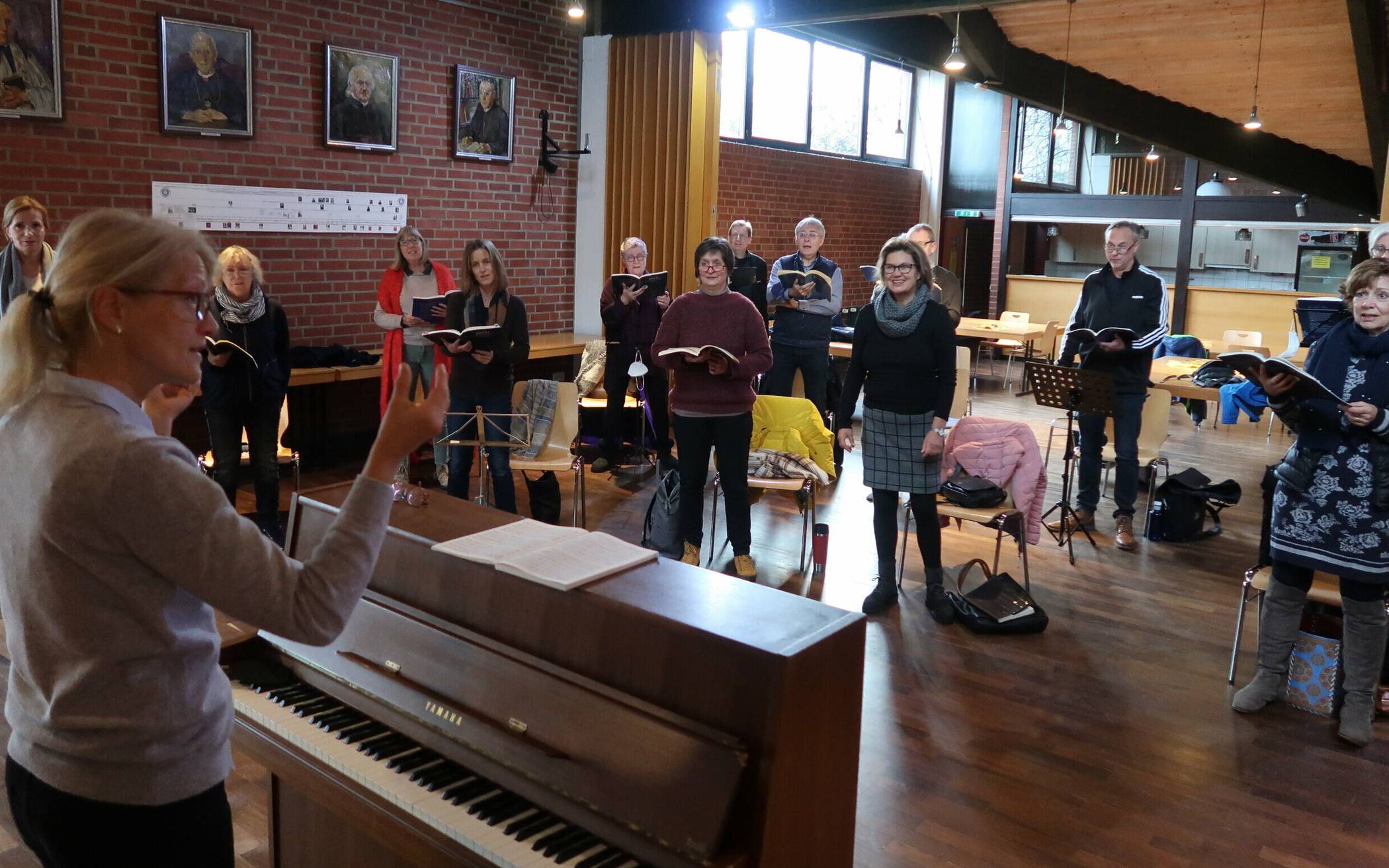  Pandemie-bedingt proben die Chor-Mitglieder nicht immer zusammen. Beim Konzert wird das hochklassige Repertoire aber geneisam auf die Bühne gebracht.  