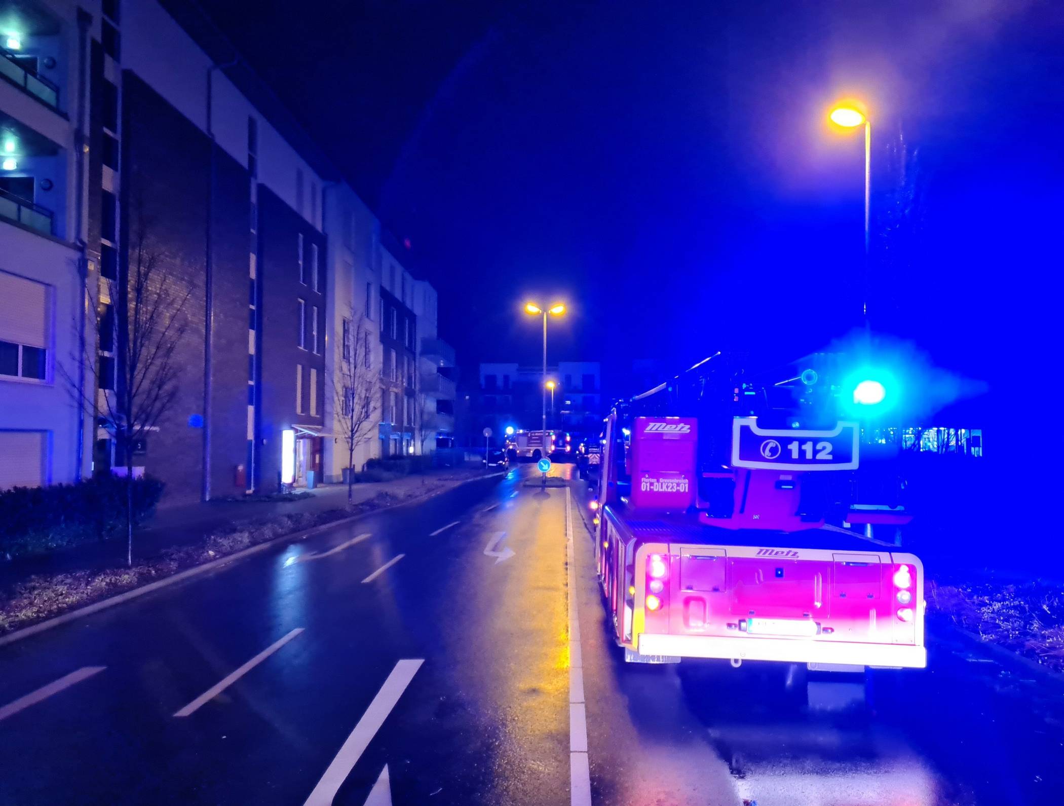  Brandgeruch im Seniorenheim führte zu einem Großeinsatz der Feuerwehr, der aber schnell wieder abgeblasen werden konnte. 