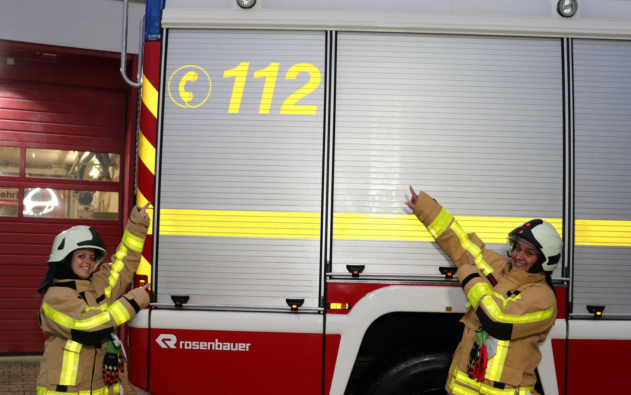  Yvonne Hütz und Nele Vetten verstärken die freiwillige Feuerwehr in Hemmerden. 