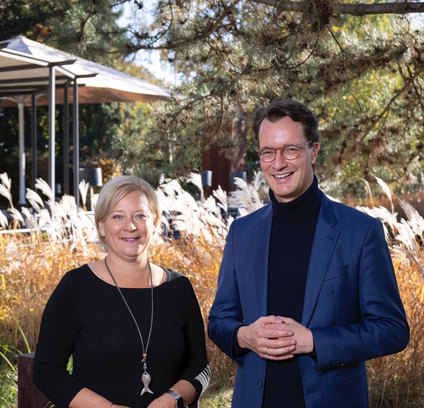 Heike Troles, hier mit Ministerpräsident Hendrik