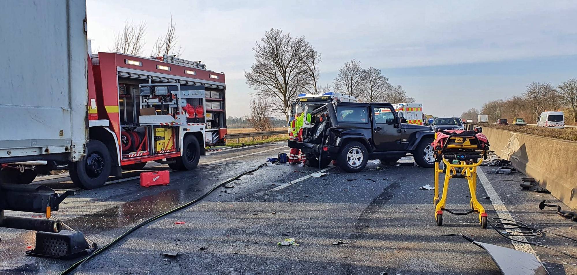 Drei Schwerverletzte auf der A 46