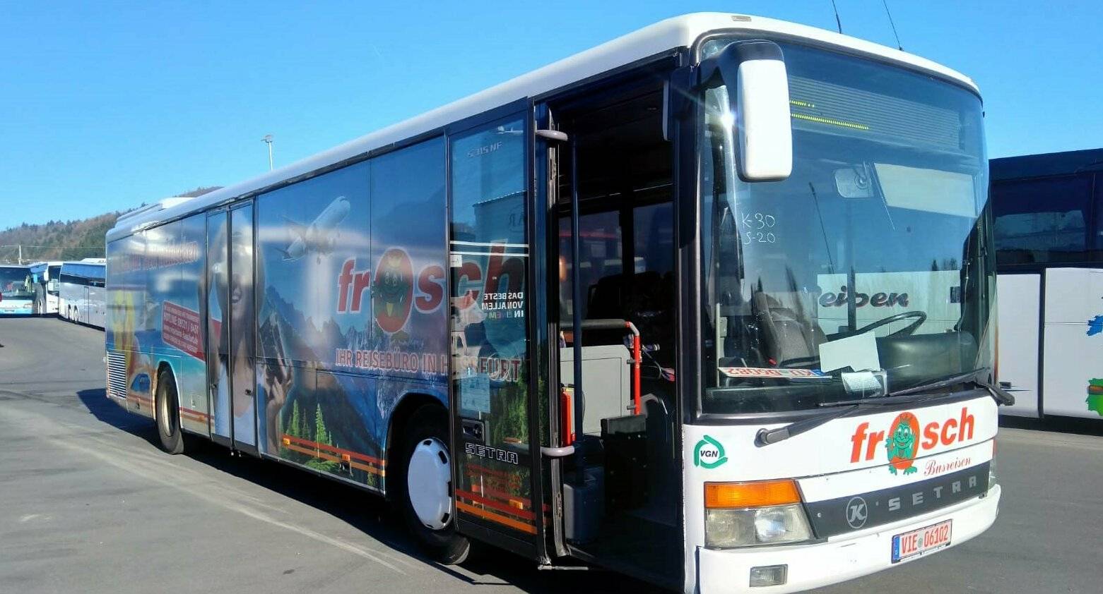  Beate Aretz sammelt in Hochneukirch Spenden für die Ukraine, die dann mit einem extra gekauften Bus an die Grenze gebracht werden.  