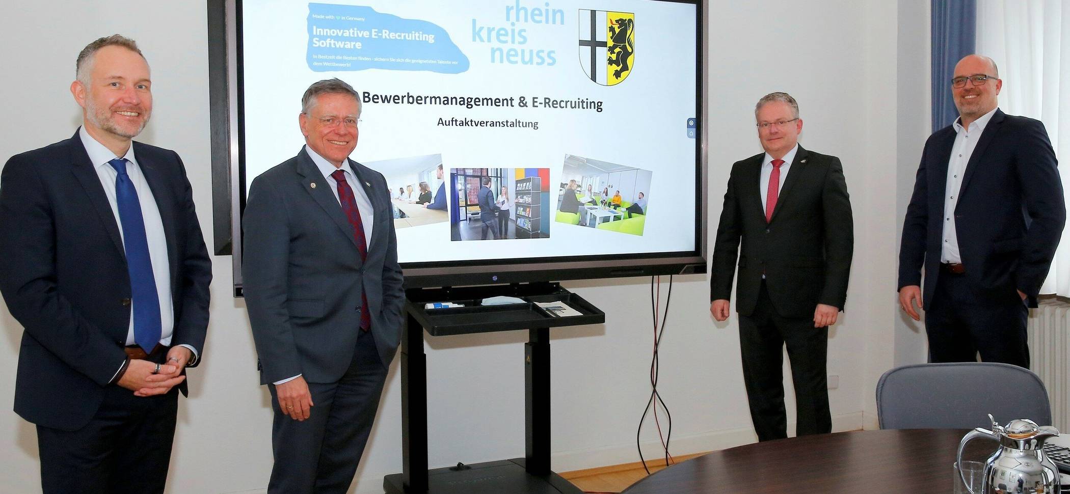  Sie gaben den Startschuss für das neue Bewerber-Management (von links): "Bite"-Geschäftsführer Hubert Ketterer, Landrat Hans-Jürgen Petrauschke, Jörg Arndt als Leiter der Personalwirtschaft und Florian Trucksäß, Senior Sales Manager bei "Bite". 
