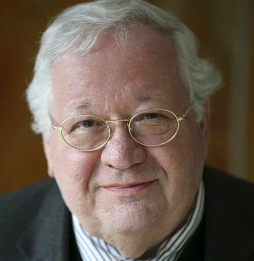  Manfred Becker-Huberti ist Dozent und Autor. 