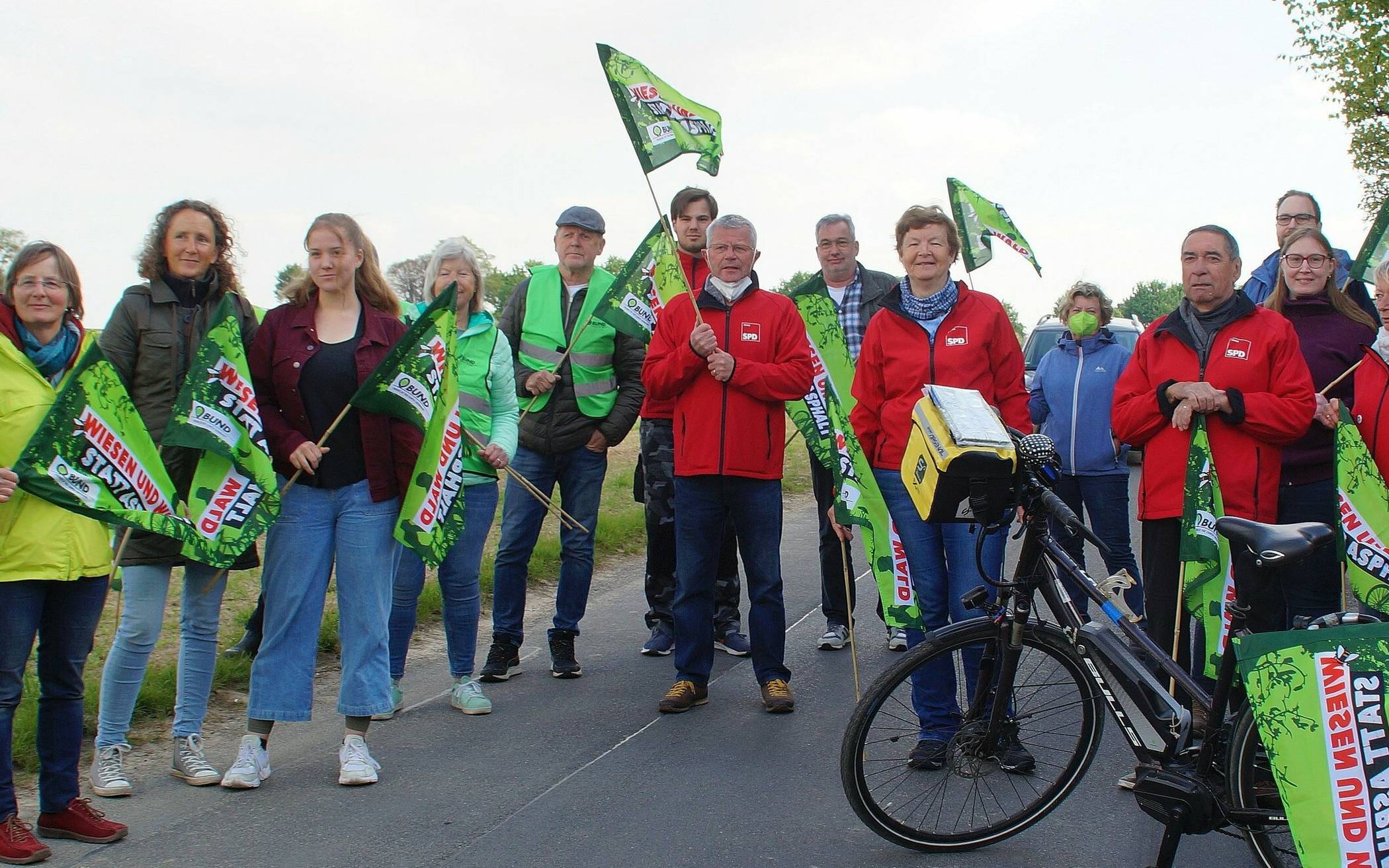  Zwischen der Neuenhovener Straße und der L116 in Gierath soll ein Verbindungsweg gebaut werden. Dagegen wurde nun protestiert.&nbsp; 