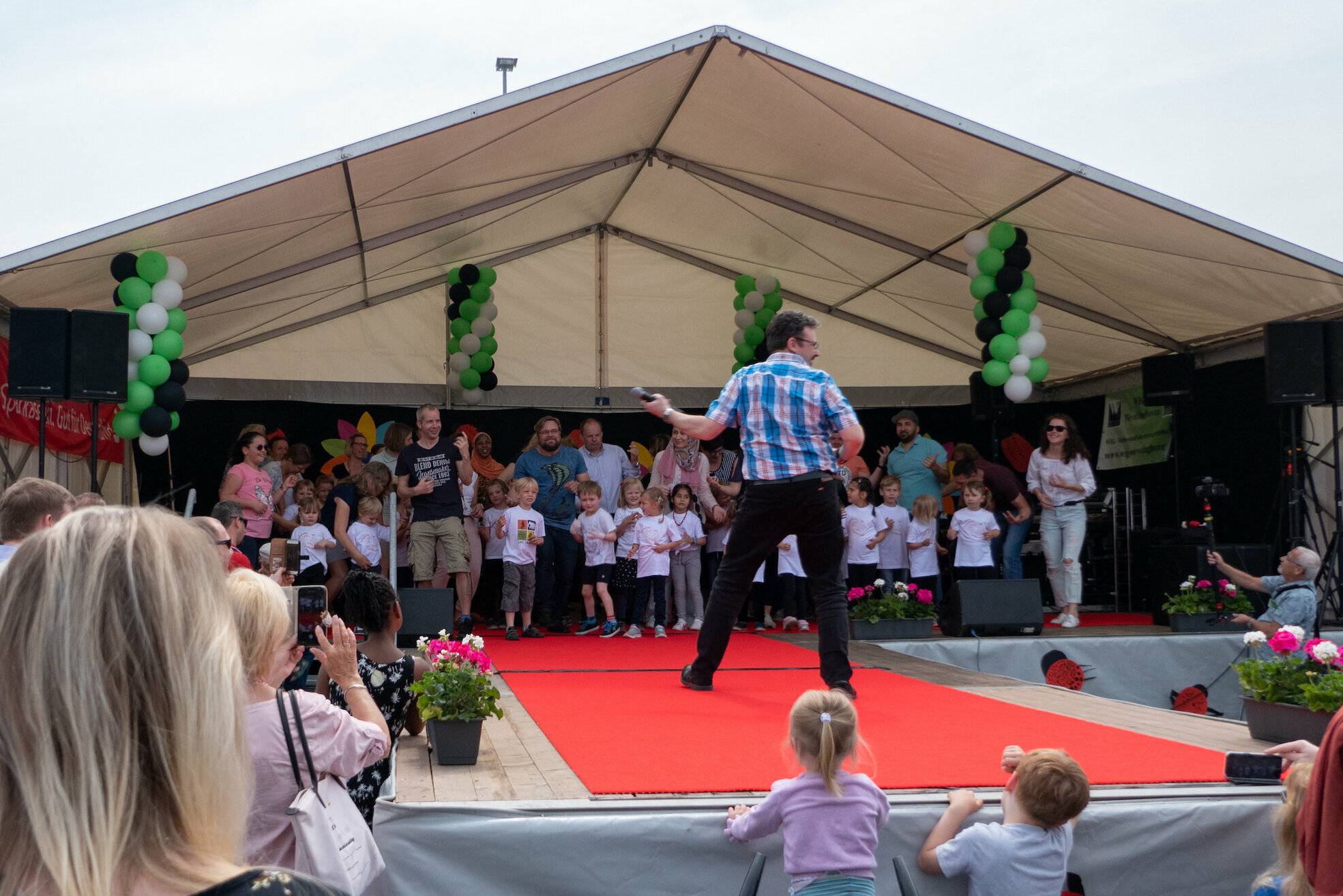  Schön war es auf dem „MaiMarkt“ 2019. Und so schön soll es auch nach den zwei Jahren Corona-bedingter Pause werden. Die Planungen für den 15. Mai gehen nun in die heiße Phase. 