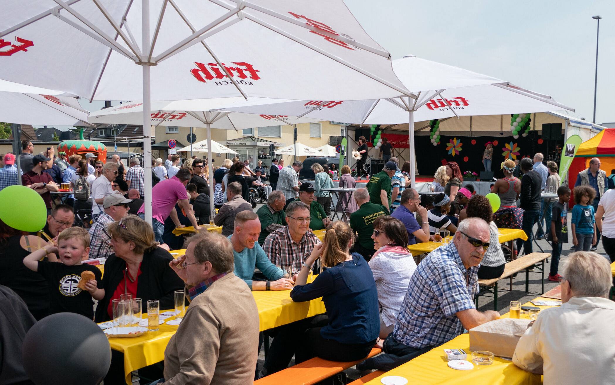  Auf dem Marktplatz kann auch in diesem Jahr wieder gemütlich beisammen gesessen werden. 