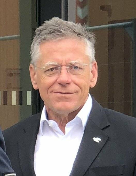 Landrat Hans-Jürgen Petrauschke weist auf die wirtschafliche Seite der Schnelltest hin. 