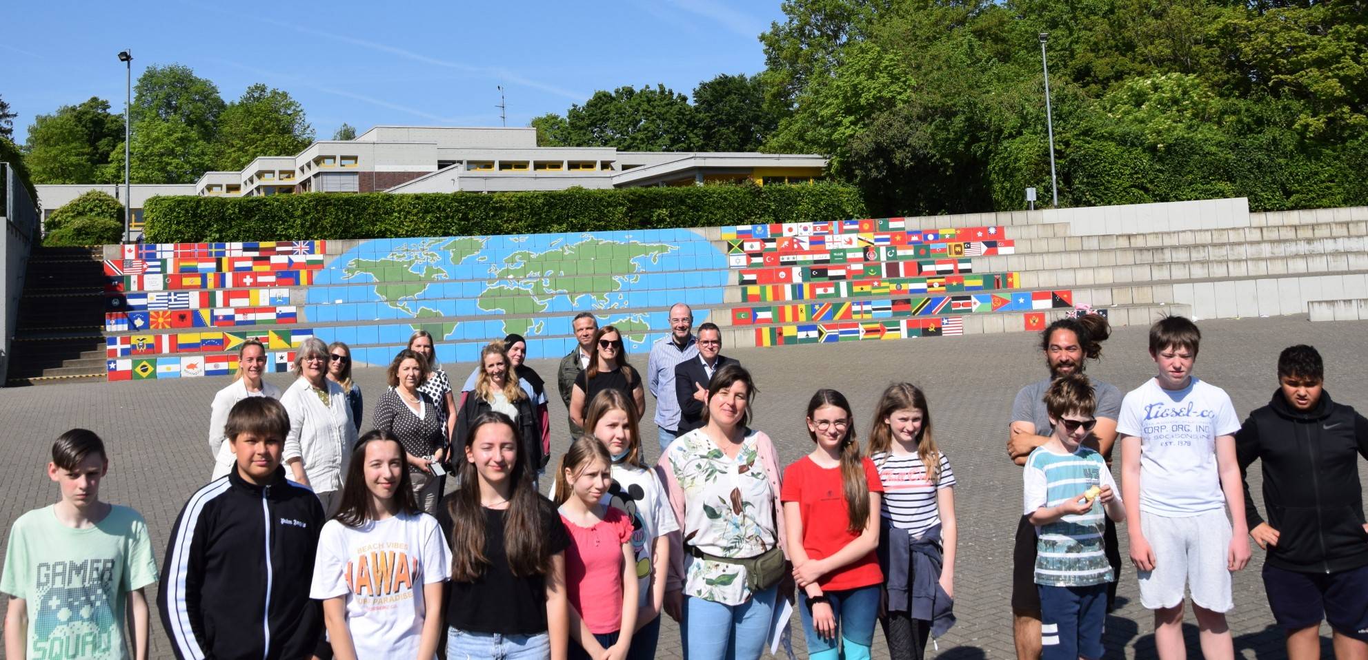 Stolz präsentierten die Schüler ihr Werk.&#x21e5;Fotos: