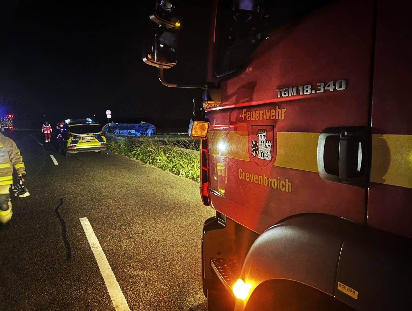 Der Fahrer wurde nach einem Pkw-Unfall