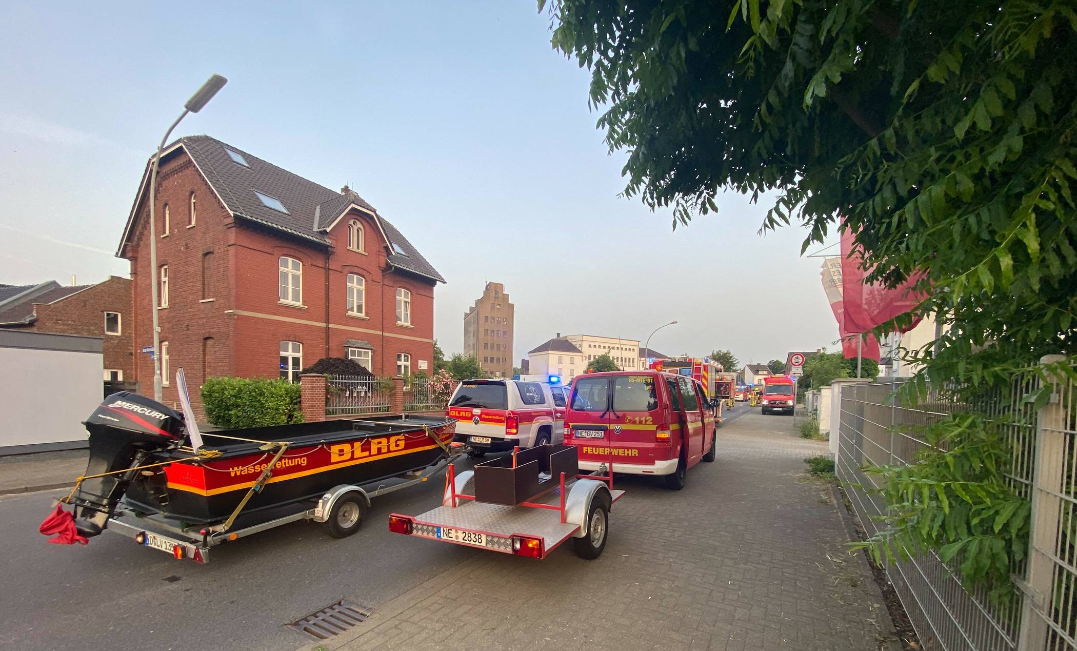 Wasserwacht und DLRG waren auch im Einsatz- 