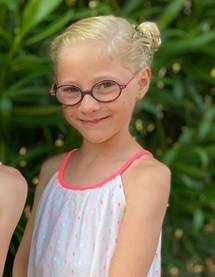  Edelknaben-Königin Malena Müller geht in die erste Klasse und sie liebt Reiten, Bogenschießen sowie&nbsp; die Hunde „Buddy“ und „Flicka“. 