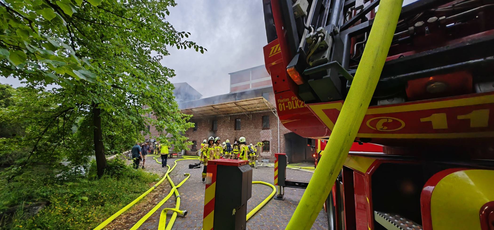  Ausgedehnter Brand in historischem Grevenbroicher Mühlengebäude. 