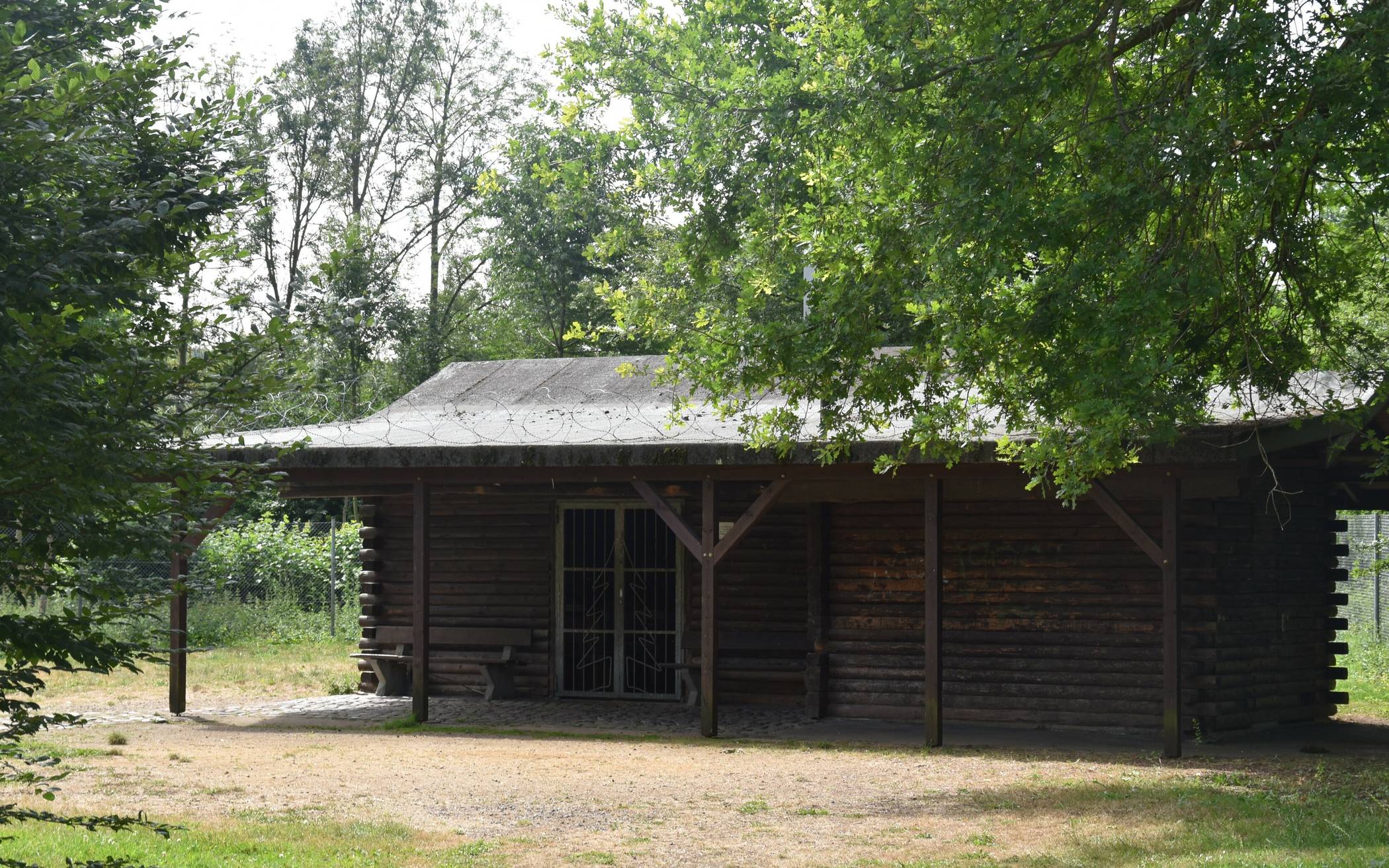  Die Grillhütte im Wildfreigehege.  